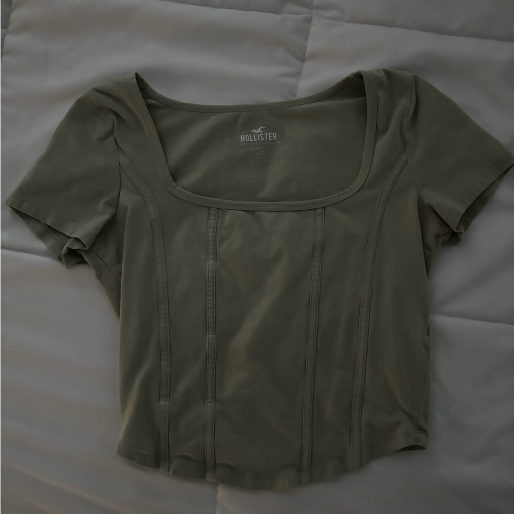 Hollister top